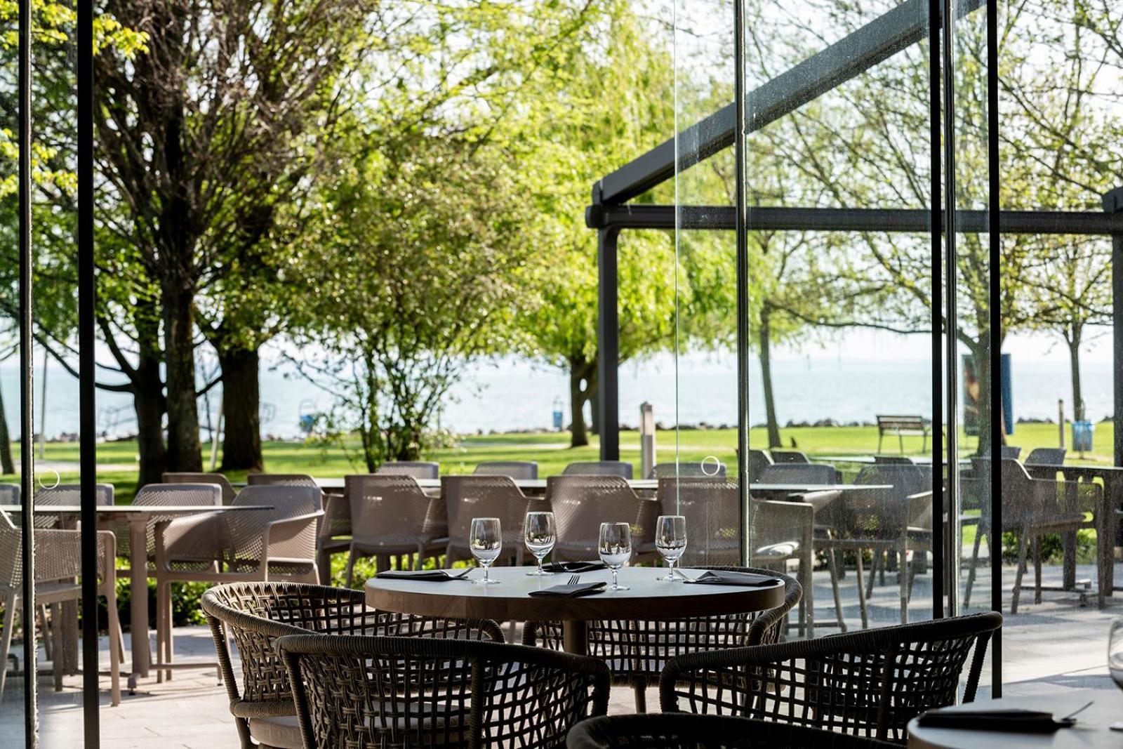 Hotel Marina Port Balatonkenese Exterior photo